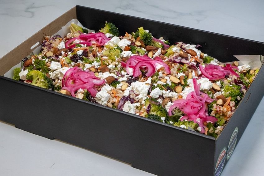 BROCCOLI, BROWN RICE,  KALE, FETA & ROASTED RED PEPPER SALAD BOX - with cranberries, almonds & lemon herb vinaigrette dressing (GF,V)