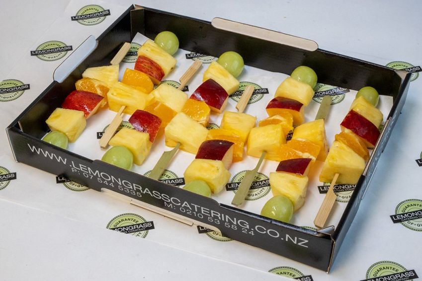 FRUIT - LARGE FRESH SEASONAL FRUIT SKEWER 