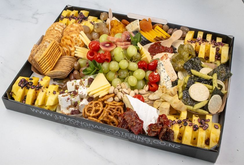 CHEESE FRUIT & CRACKER PLATTER LARGE - Serves 15 for nibbles 