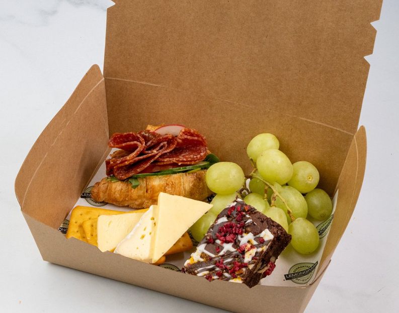 THE TEA TIME PICNIC BOX