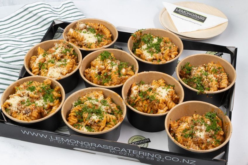 BEEF PASTA BOLOGNAISE BAKE Served in Individual Tubs - Beef mince, vegetables, Italian herb sauce, pasta & cheese