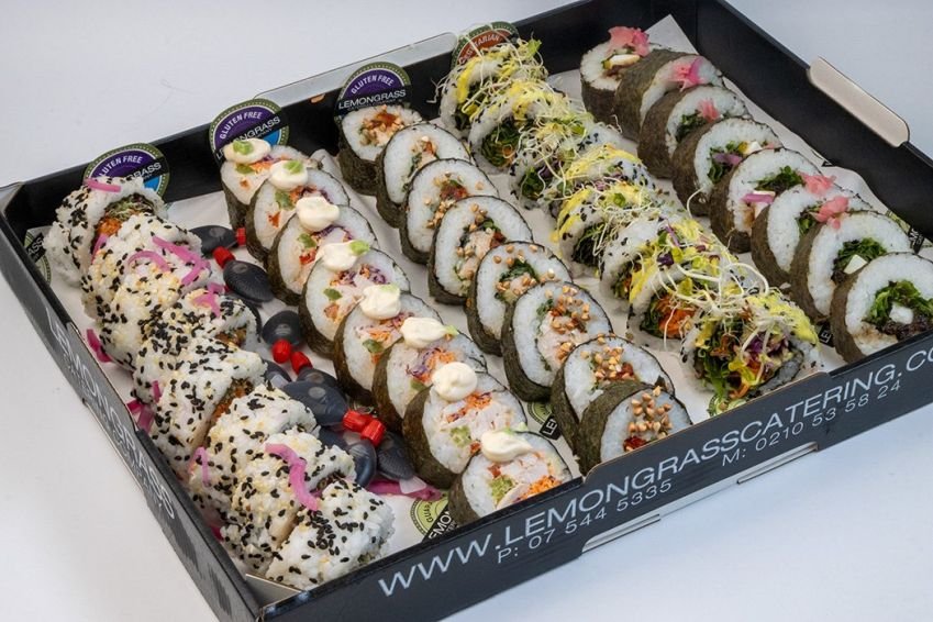 SUSHI PLATTER - 40 PIECES - Variety of fillings 