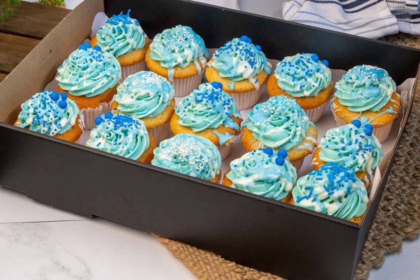 CUSTOM CUPCAKES - Choose your cupcake flavour & frosting colour 