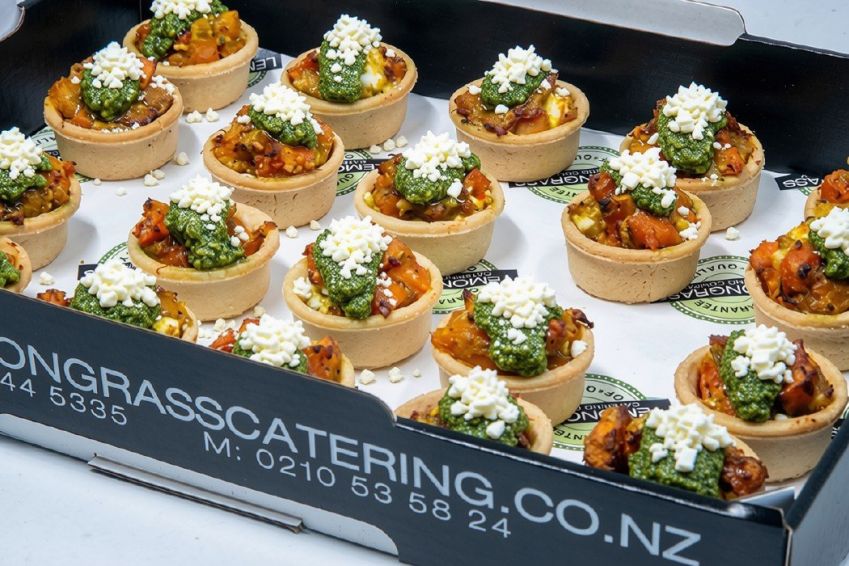 ROAST VEGETABLE & FETA TART CANAPE Slow roasted vegetables with feta, sweet chili & basil pesto served in a savoury tart shell (V) 