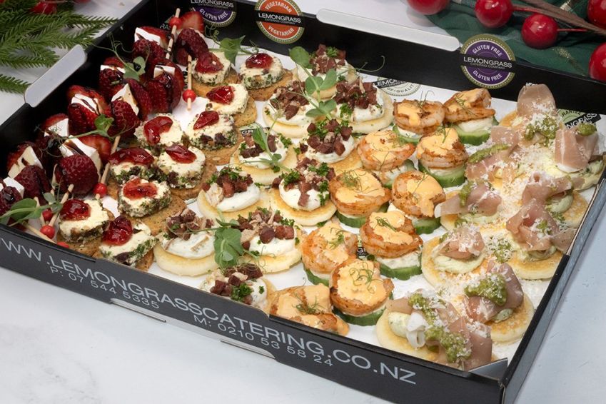 CHRISTMAS CANAPE PLATTER - 50 Canapes