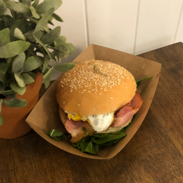 Bacon & egg roll (individually packed)