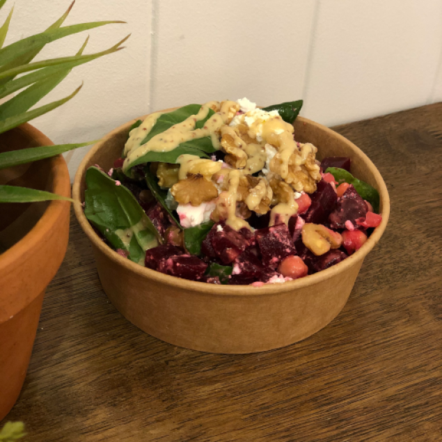 Beetroot, walnut & baby spinach salad (individually packed)