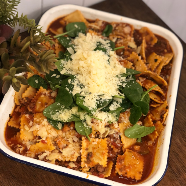 Beef ravioli bolognese tray