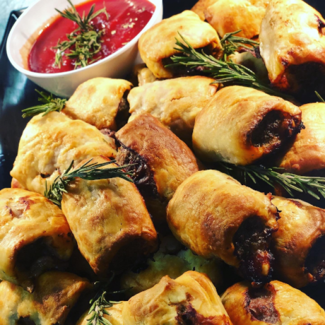 Gourmet mini sausage roll