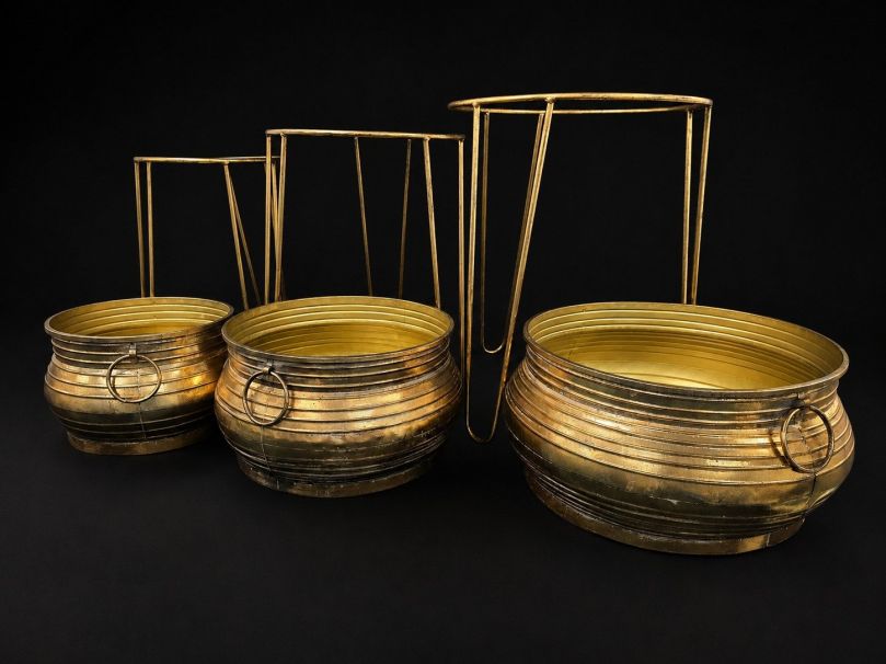 GOLD CASTIRON POT REPLICAS SIZES - 420MM , 355MM , 285MM