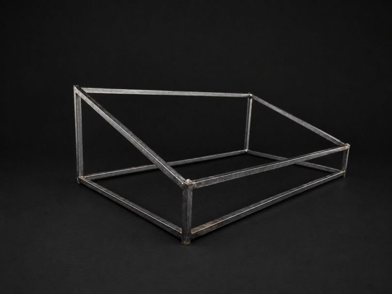 RECTANGULAR METAL STAND (SLANTED) 500M X 290MM