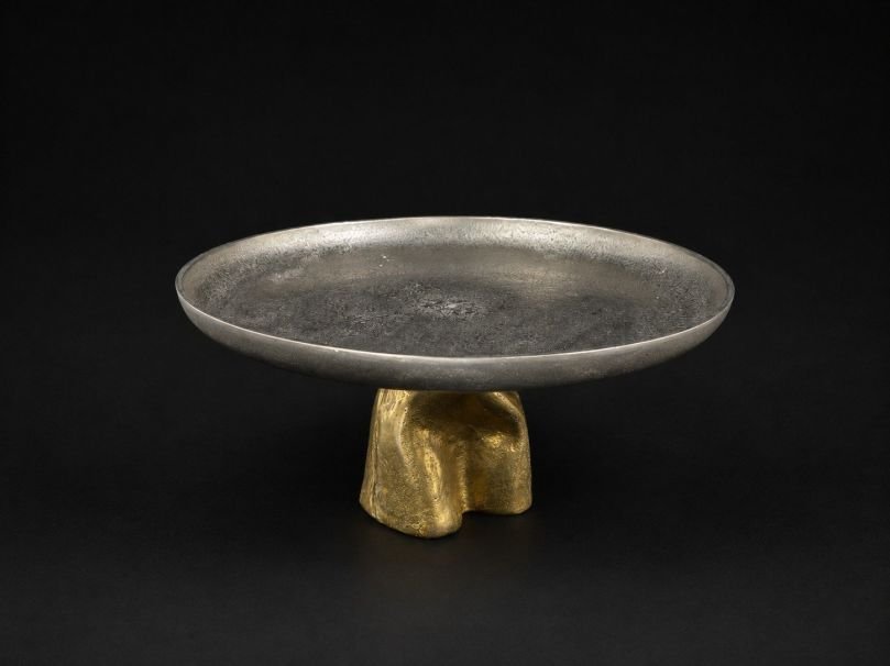 SILVER PLATTER ON STAND 300MM DIAMETER