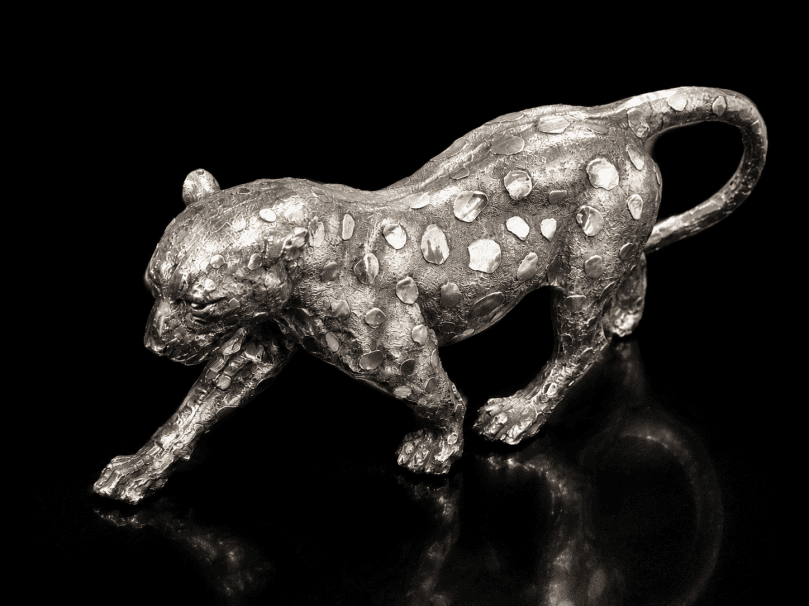 CROUCHING CHEETAH - SILVER