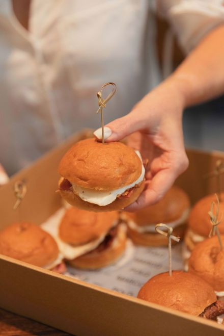 Breakfast Slider- Milk Bun, Chilli Scramble, Roast Garlic Hummus, Greens (V)