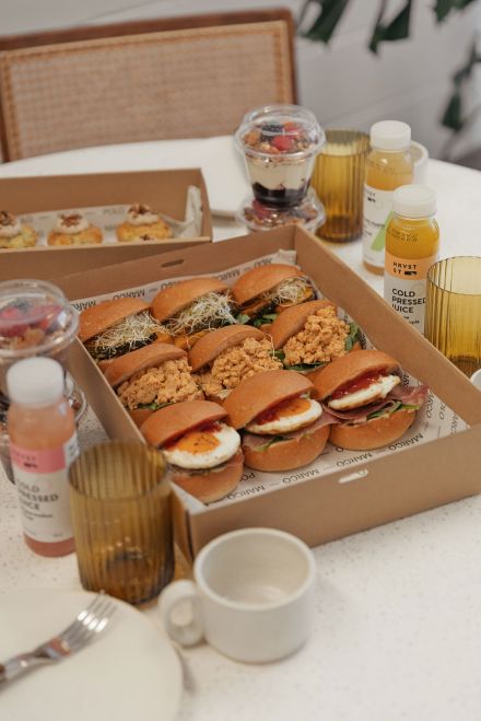 Breakfast Slider - Slider, Roast Pumpkin, Garlic Hummus, Caramelised Onion Relish, Sprouts (VO) (V)