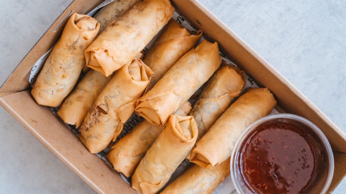 Hot: Vegetarian Spring Rolls, Dipping Sauce (VG V)