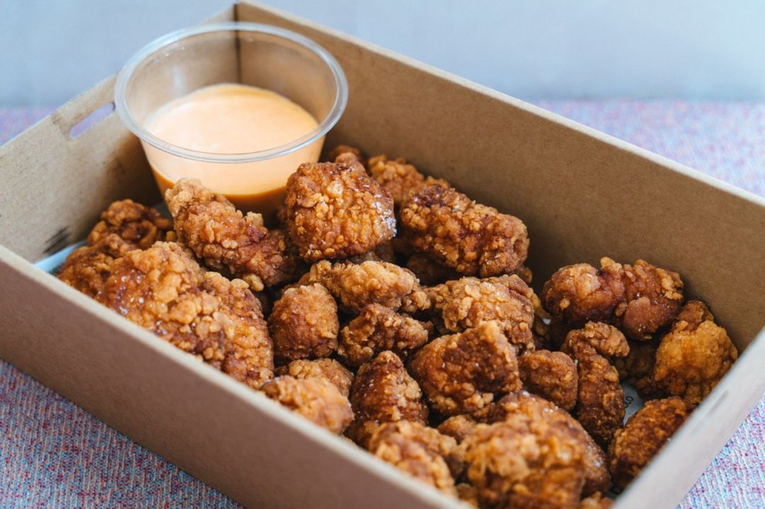 Chicken Tender Platter, Sriarcha Kewpie (20 Pieces)