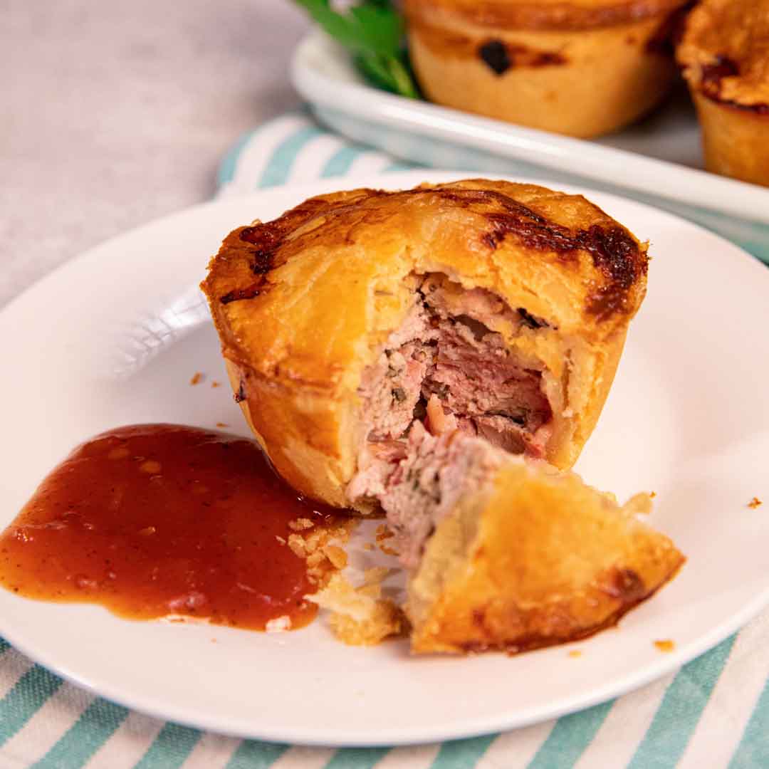Cocktail Pork pies with sauce