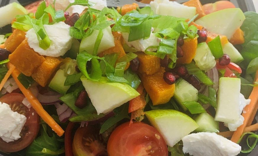 Pear and pomegranate salad with fetta cheese