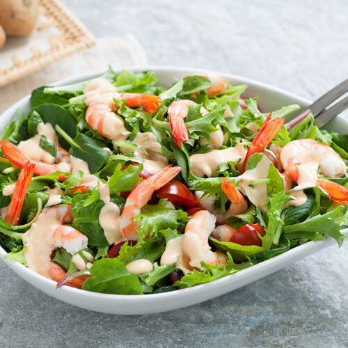 Thai prawn salad with mango and cocktail sauce