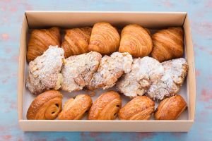 Sweet Mini Croissants - (16 pieces)