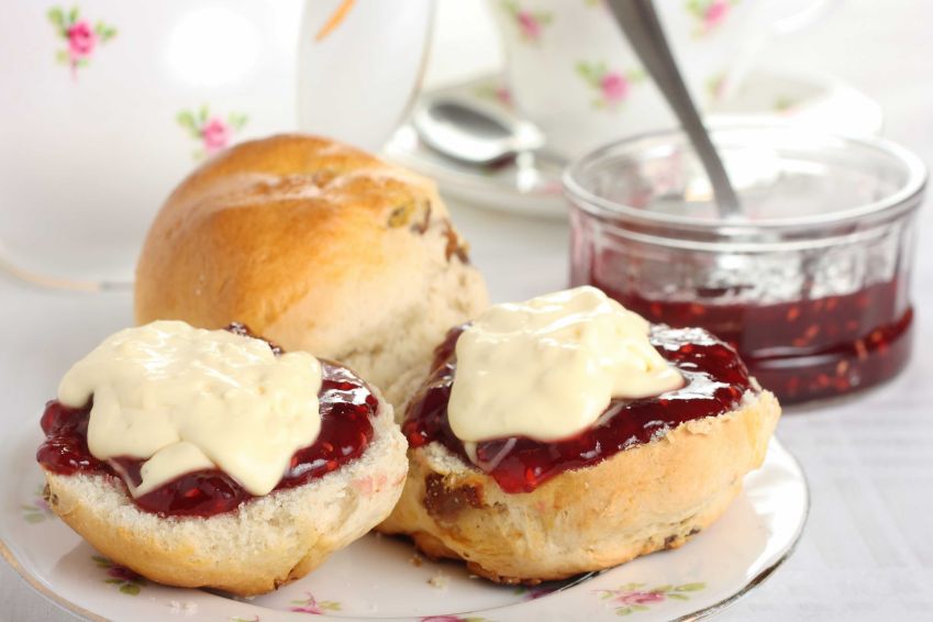 Scone with Cream & Strawberry Jam- 1 per serve
