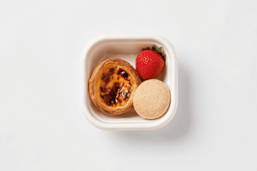 Tea Break Box 2- Portuguese tart, cookie, strawberry