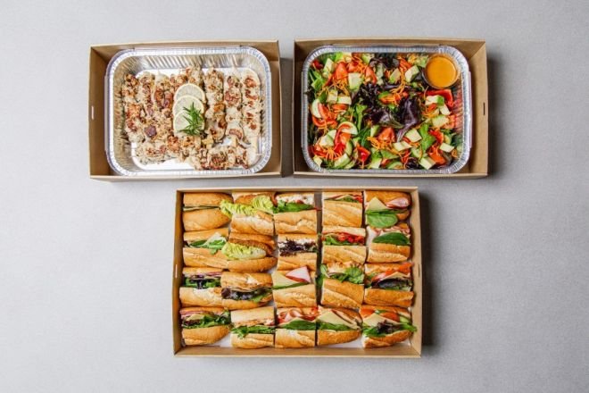 Hamper of Baguettes and Skewers for 10 people