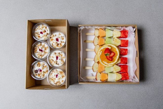 Muesli n' Yoghurt Pots & Fruit Skewers