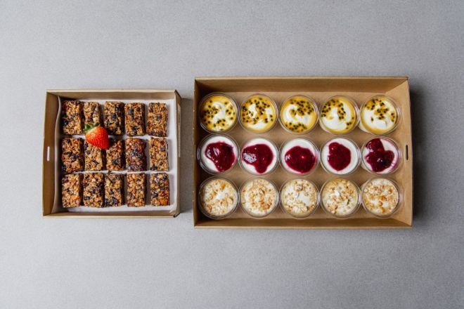 Yoghurt Pots & Muesli Bars