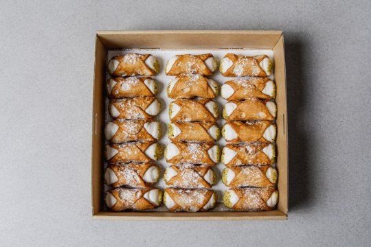 Mini Ricotta Cannoli