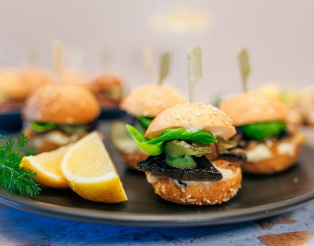 Grilled Field Mushroom Sliders, pickled cucumber, caramelised onions, vegan aioli, brioche bun gf / vgn / nf / +poppy seeds 