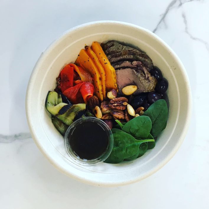 Individ. - Paleo bowl w Beef, mixed quinoa, roast pumpkin, zucchini & red capsicum, olives, baby spinach, roasted spiced almonds, pecan & hazelnuts w balsamic vinaigrette gf / df / +n