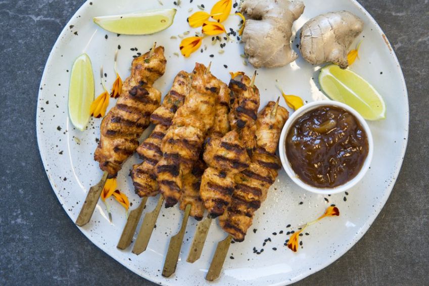 Tandoori grilled chicken skewers, raita yoghurt gf / nf 