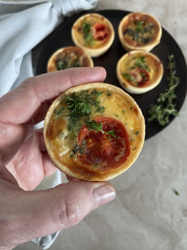 Roasted truss tomato speck & mozzarella quiche nf  