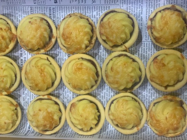 Party potato pies