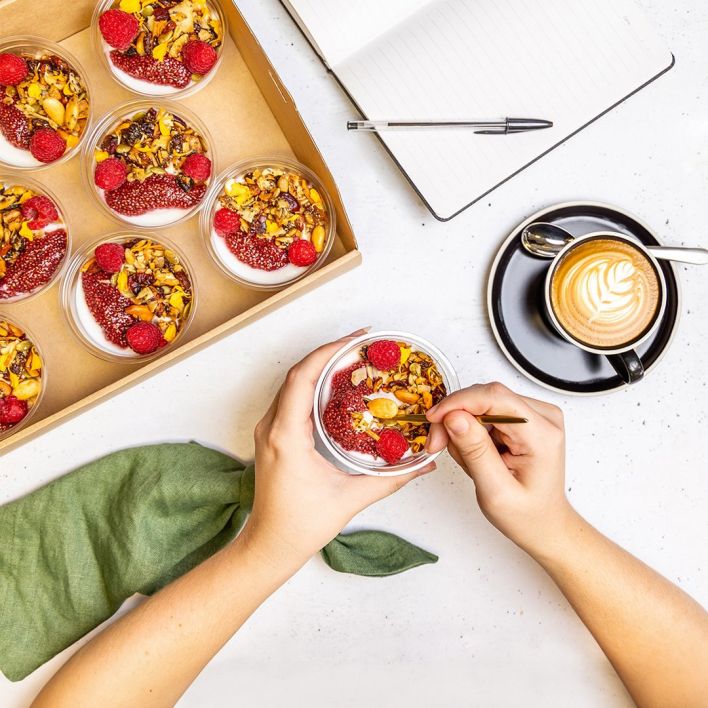 Greek yoghurt raspberry pot (v/gf)