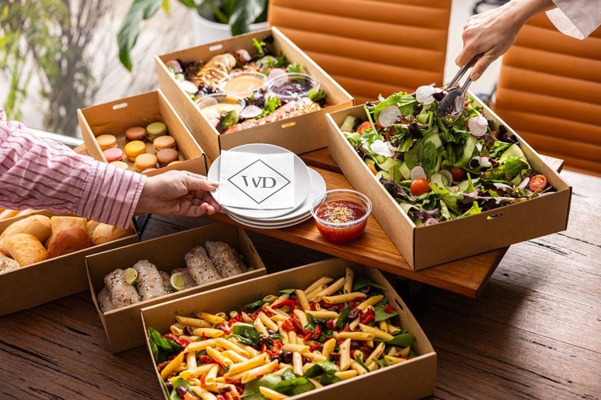 Signature Hamper (Serves 10-15)